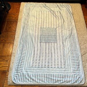 NWOT! Fuzzy airplane blanket & carrying case